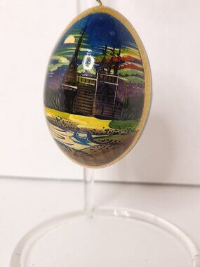 Vintage Laquer Egg in Green